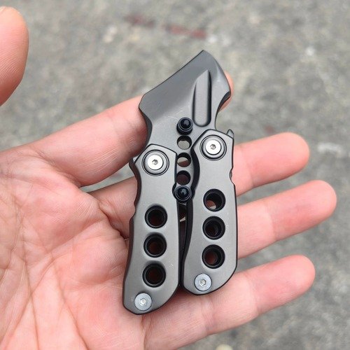 Magnetic Fidget Coin – Metal Spinner & Slider for Stress Relief 3 Magnetic Fidget Coin – Metal Spinner & Slider for Stress Relief - Image 3