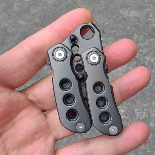 Magnetic Fidget Coin – Metal Spinner & Slider for Stress Relief 5 Magnetic Fidget Coin – Metal Spinner & Slider for Stress Relief - Image 5